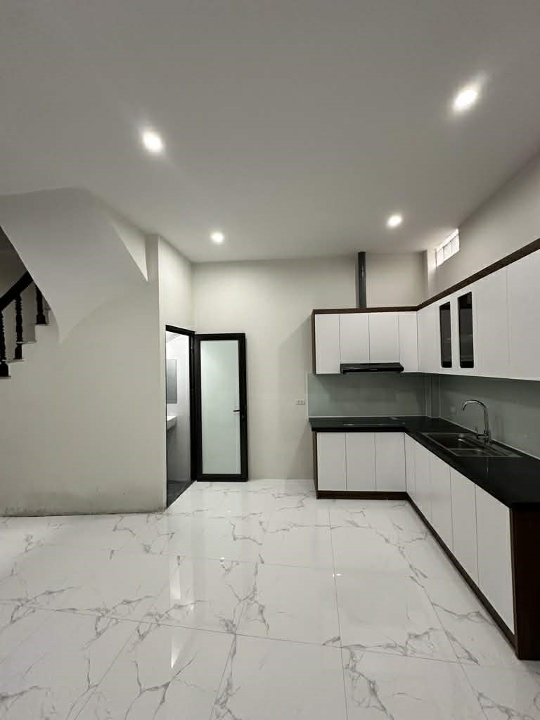 BÁN NHÀ THÔNG HÀO NAM 41m2 x 4T, NGÕ THÔNG RỘNG, KINH DOANH, CHO THUÊ DÒNG TIỀN, hơn 9 tỷ